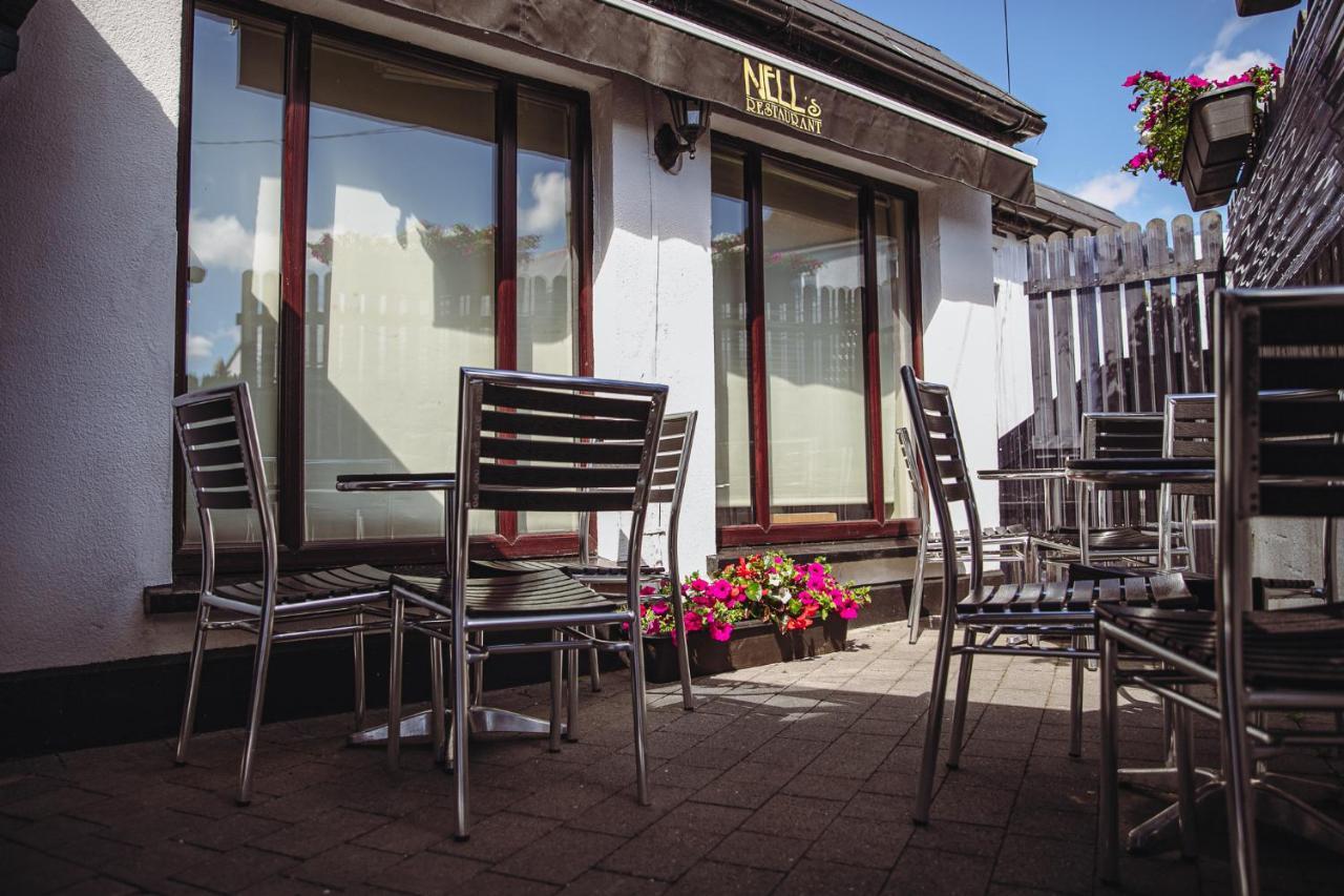 Muskerry Arms Bar And B&B Бларни Экстерьер фото
