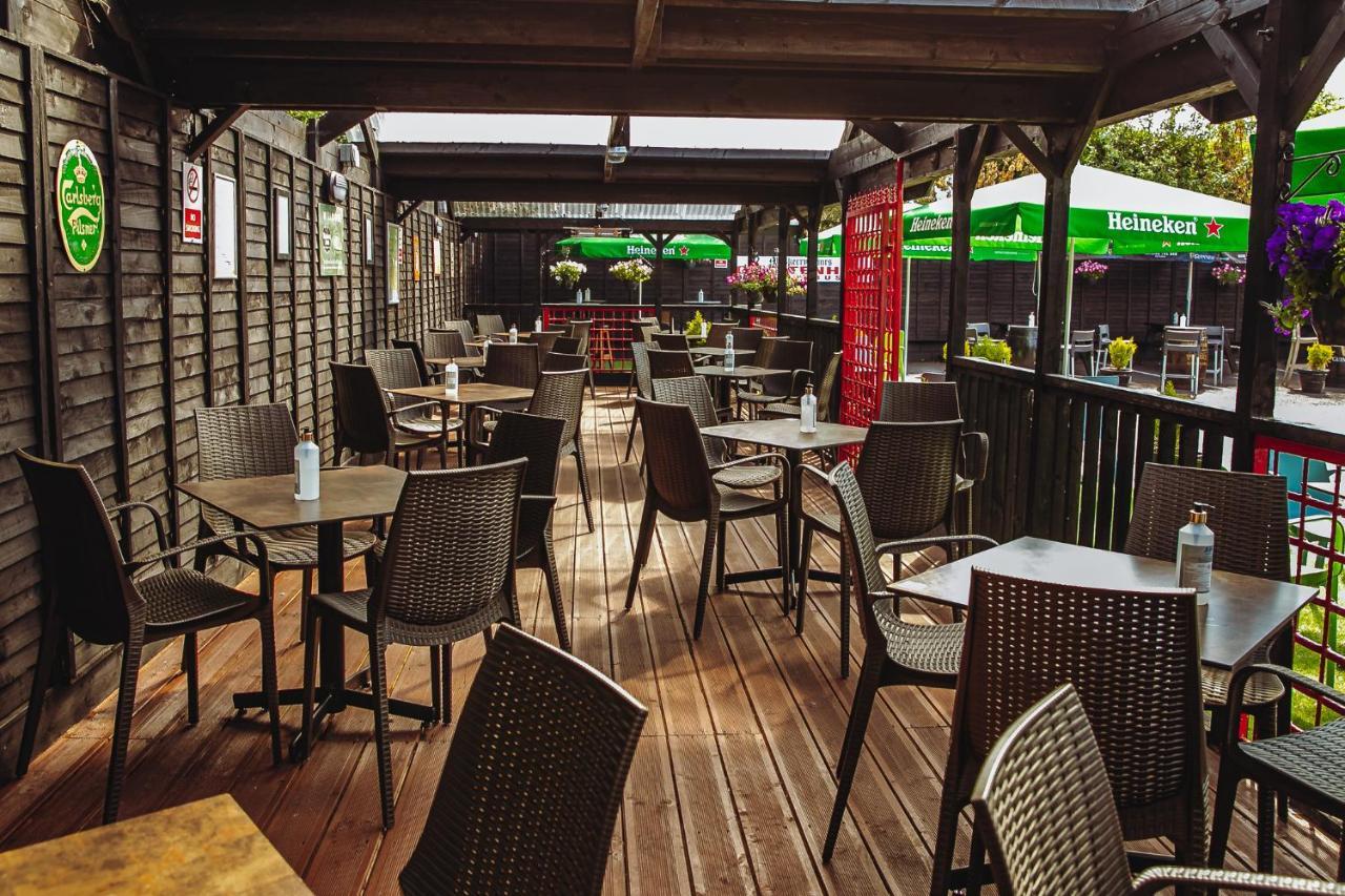 Muskerry Arms Bar And B&B Бларни Экстерьер фото