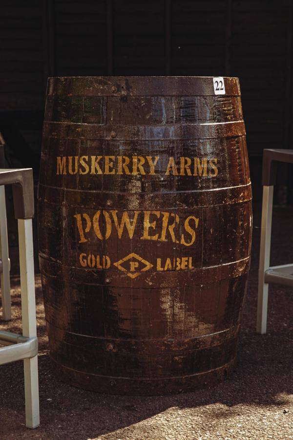 Muskerry Arms Bar And B&B Бларни Экстерьер фото