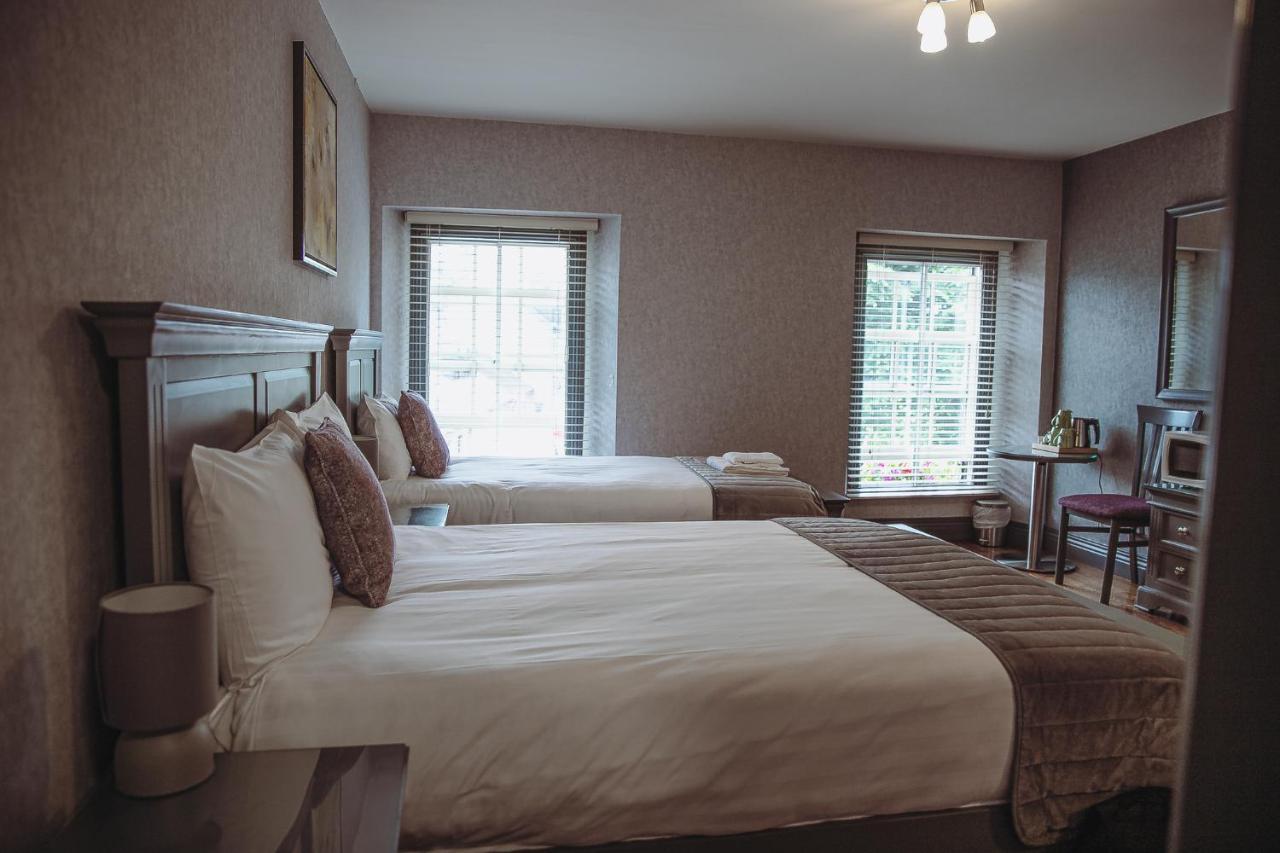 Muskerry Arms Bar And B&B Бларни Экстерьер фото