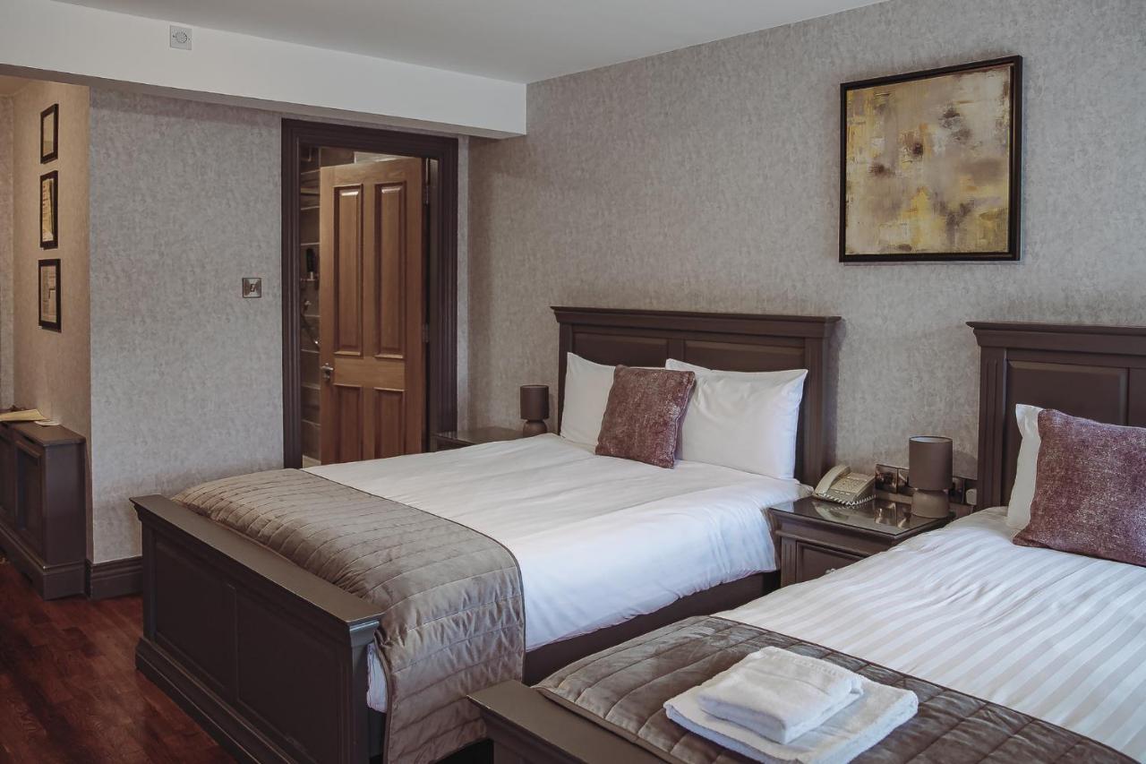 Muskerry Arms Bar And B&B Бларни Экстерьер фото