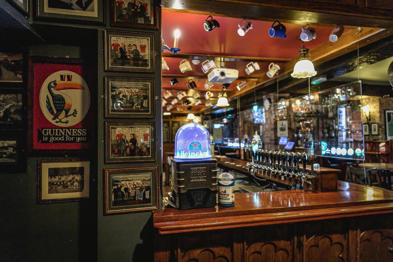 Muskerry Arms Bar And B&B Бларни Экстерьер фото