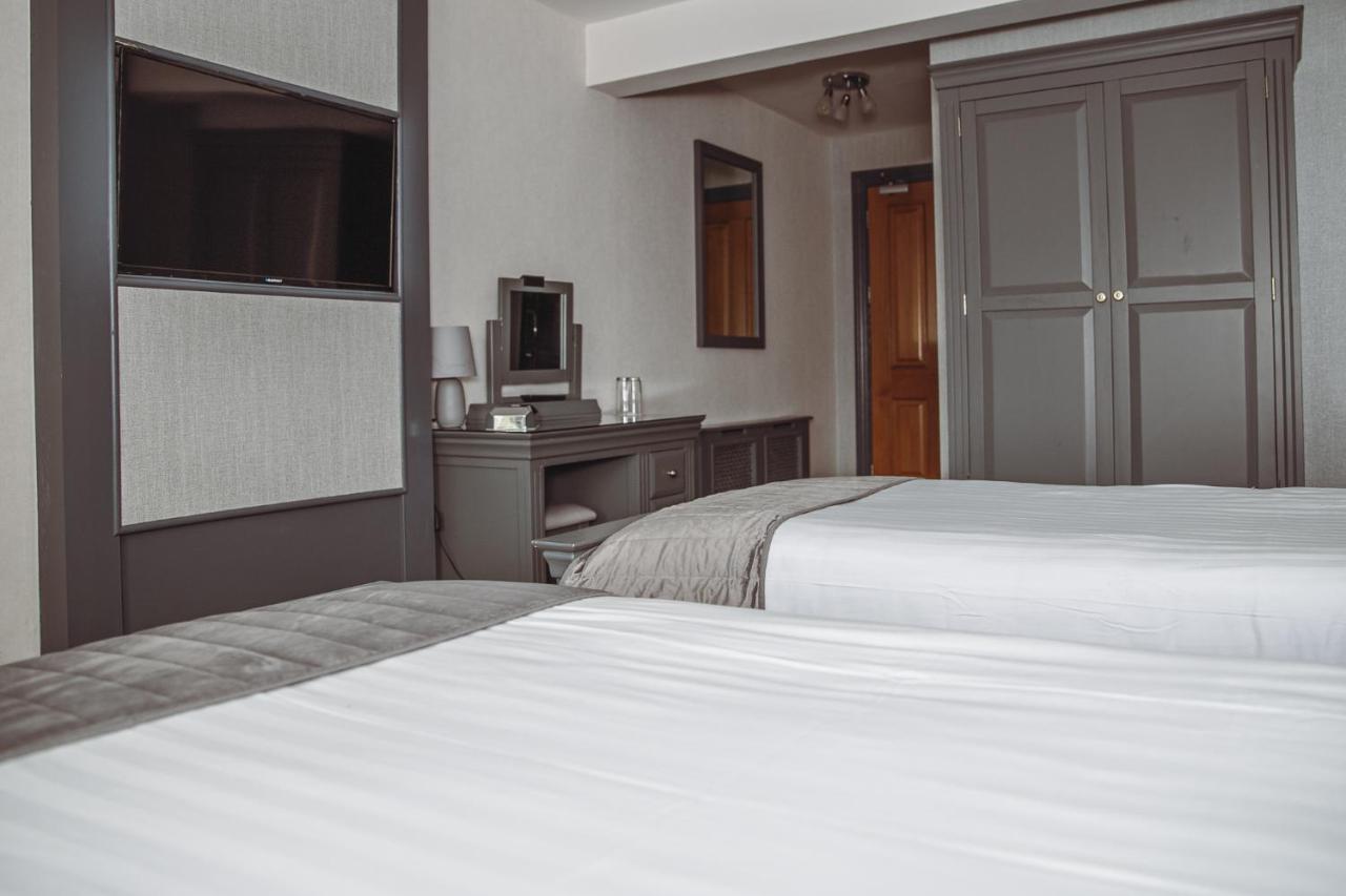 Muskerry Arms Bar And B&B Бларни Экстерьер фото