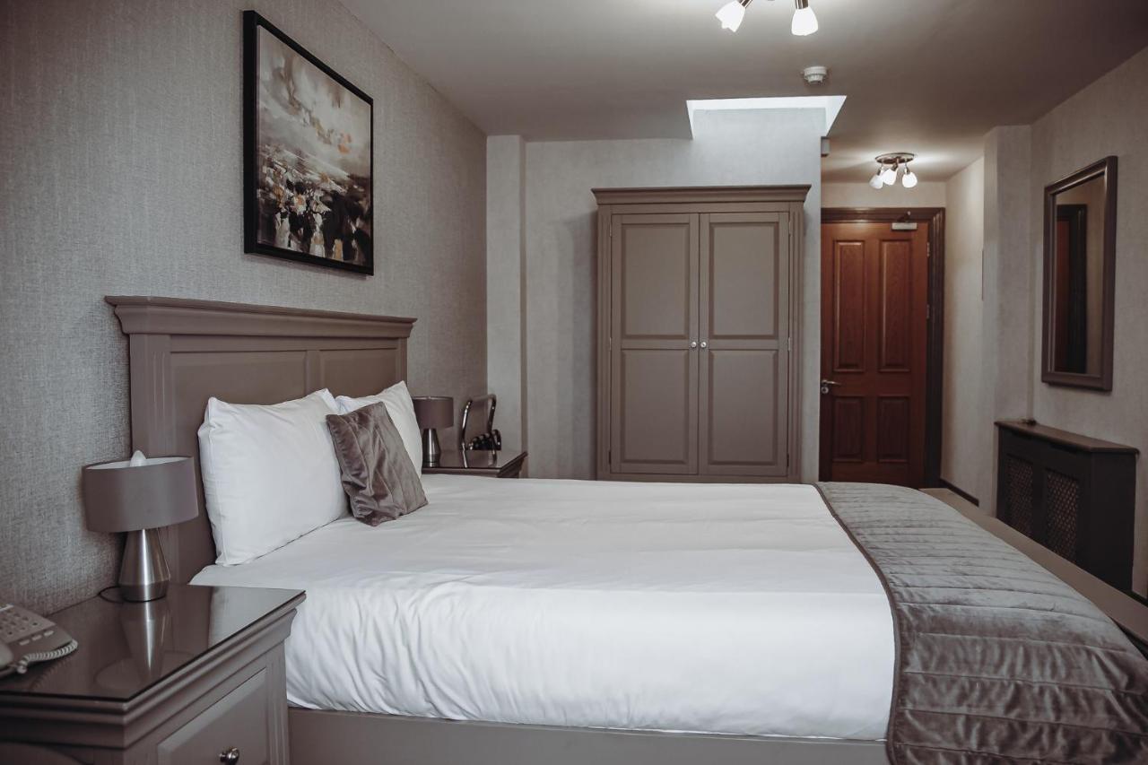 Muskerry Arms Bar And B&B Бларни Экстерьер фото