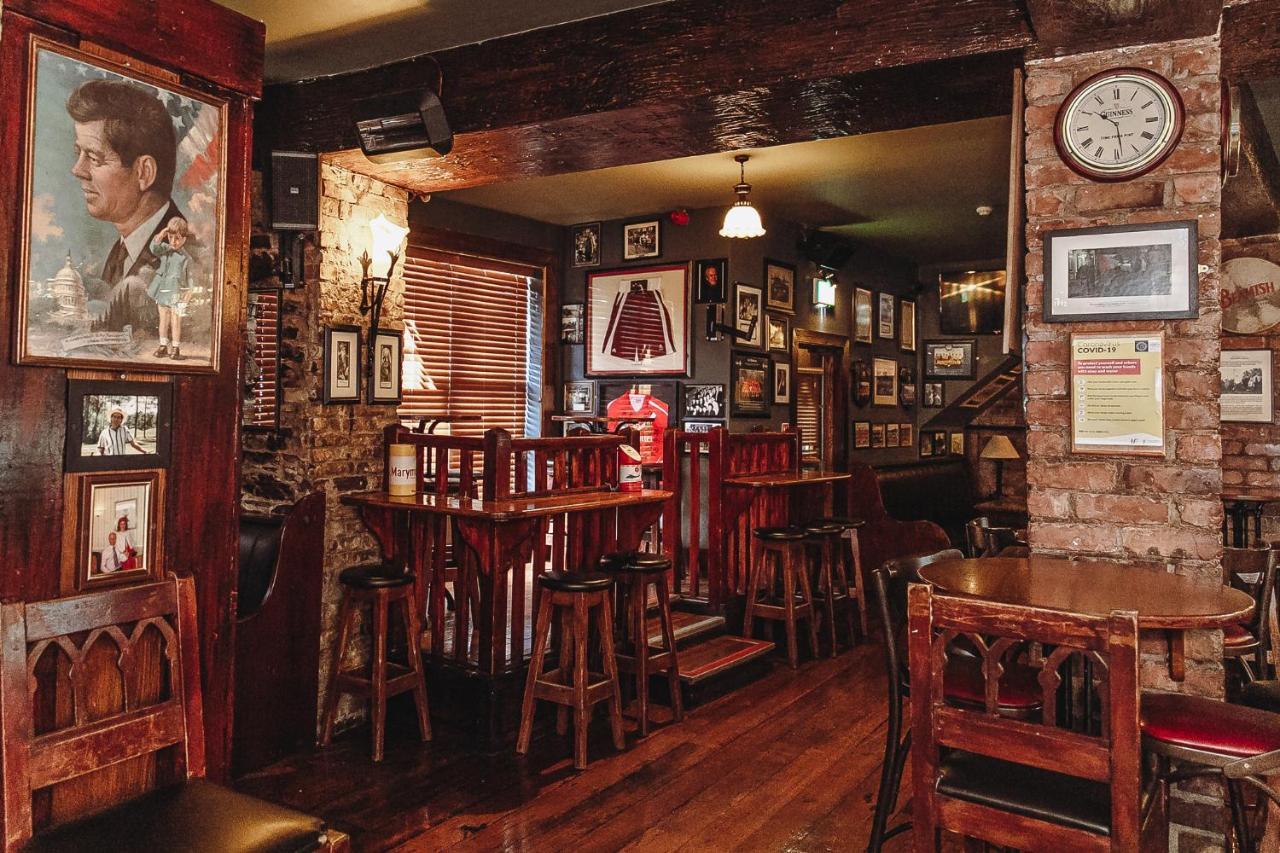 Muskerry Arms Bar And B&B Бларни Экстерьер фото