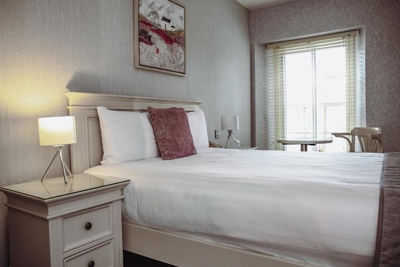 Muskerry Arms Bar And B&B Бларни Экстерьер фото