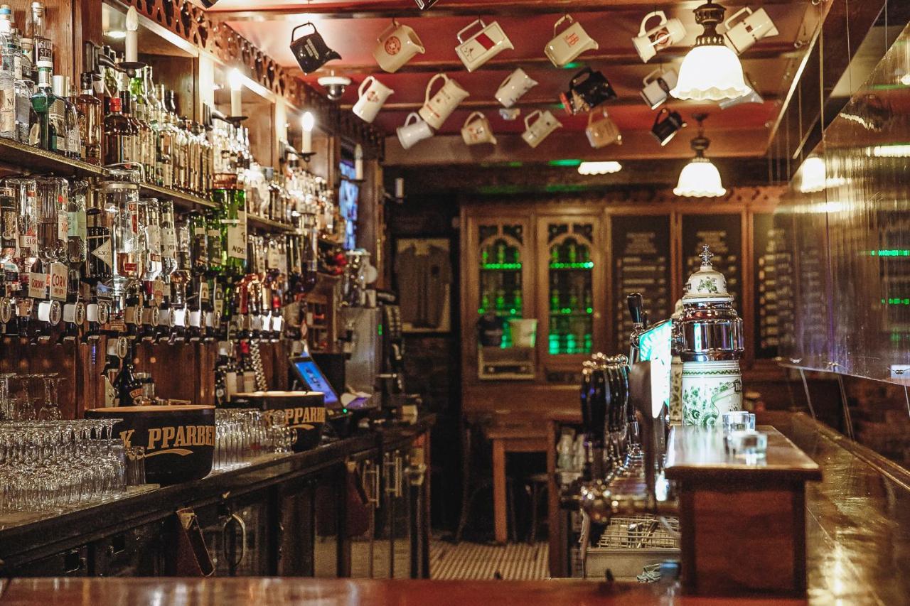 Muskerry Arms Bar And B&B Бларни Экстерьер фото