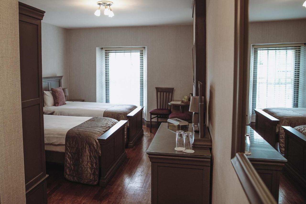 Muskerry Arms Bar And B&B Бларни Экстерьер фото