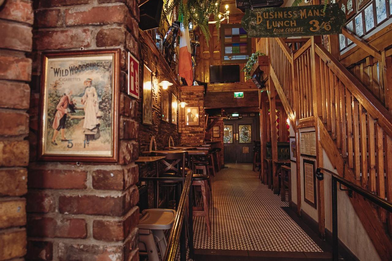 Muskerry Arms Bar And B&B Бларни Экстерьер фото
