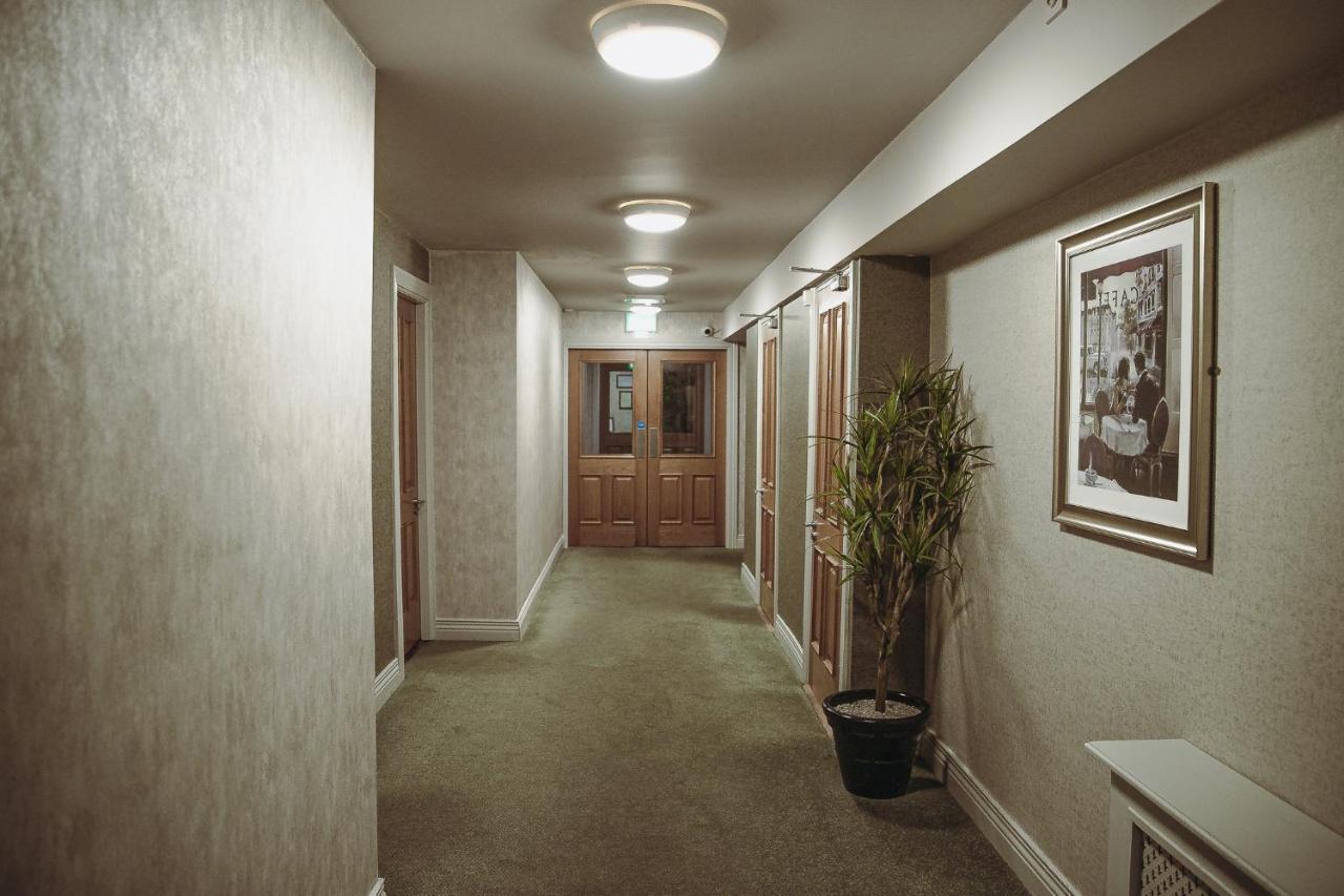 Muskerry Arms Bar And B&B Бларни Экстерьер фото