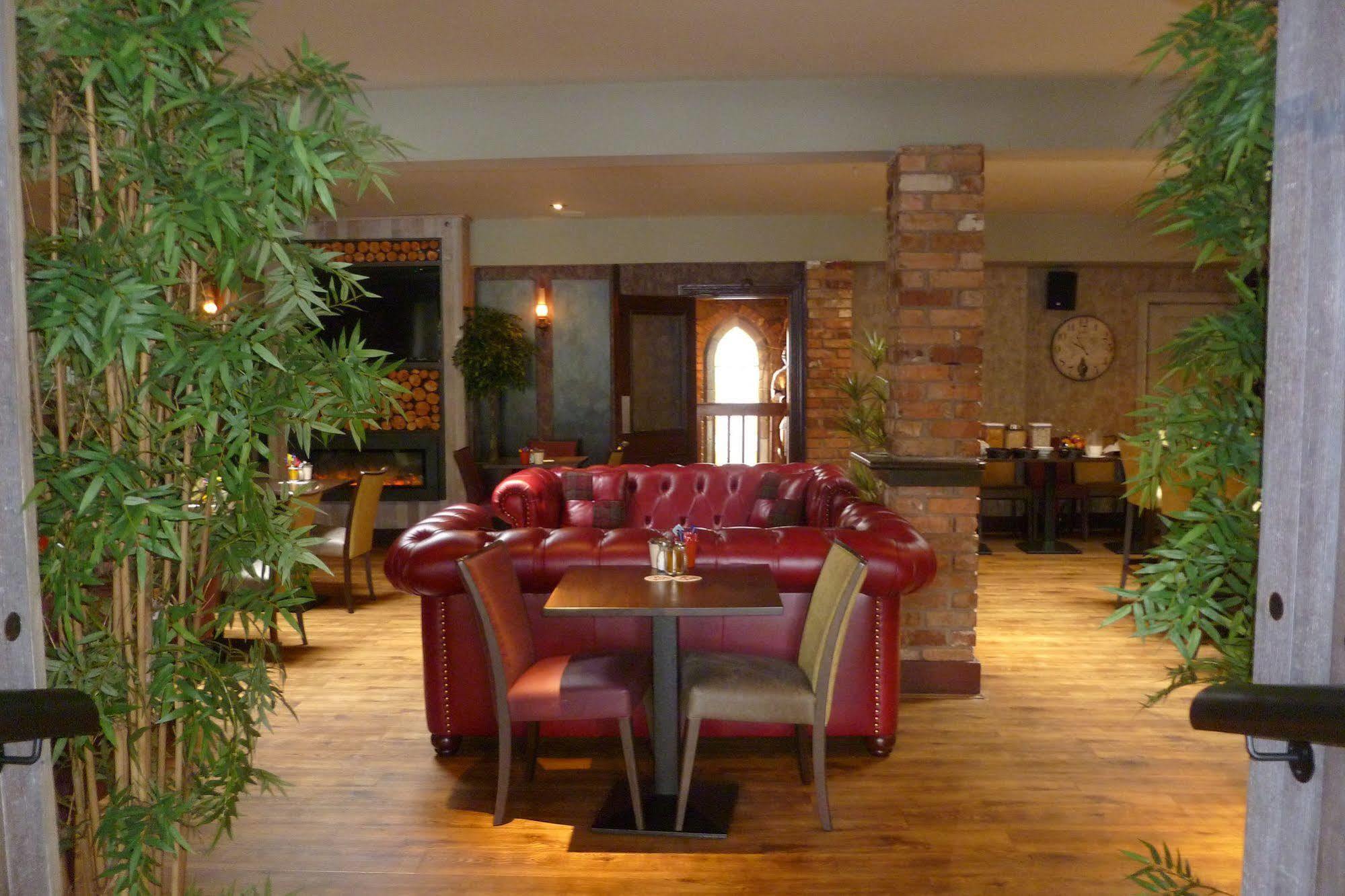 Muskerry Arms Bar And B&B Бларни Экстерьер фото