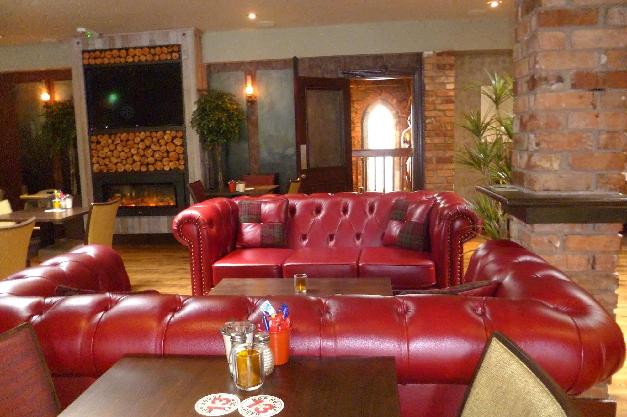 Muskerry Arms Bar And B&B Бларни Экстерьер фото