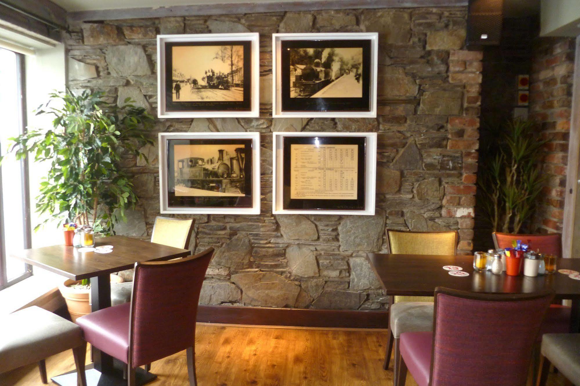 Muskerry Arms Bar And B&B Бларни Экстерьер фото